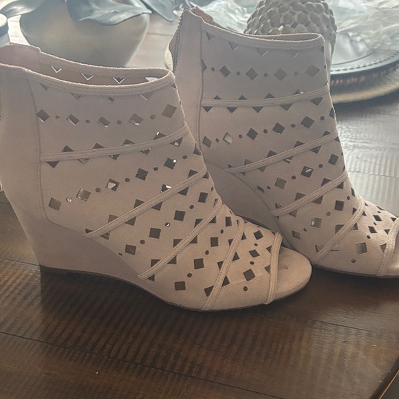 Michael Kors suede  Wedge Sandals - Picture 1 of 4